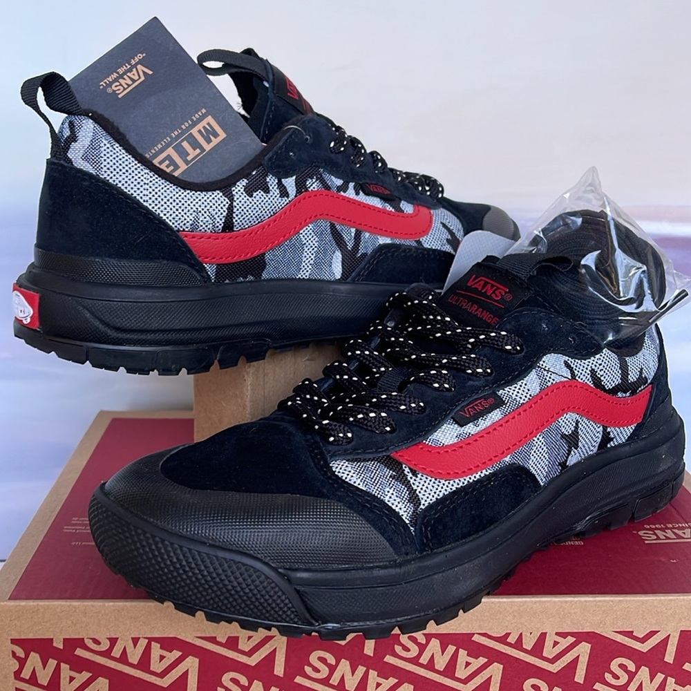 Vans Men’s Ultrarange Exo
Arctic Camo Black
VN0A5KS4BLK
Sneakers - Picture 2 of 16